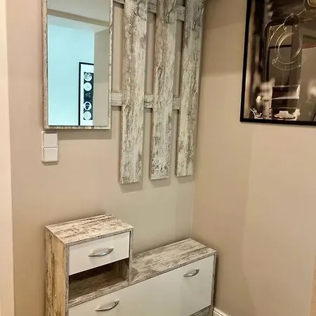 3 Personen Im Zentrum