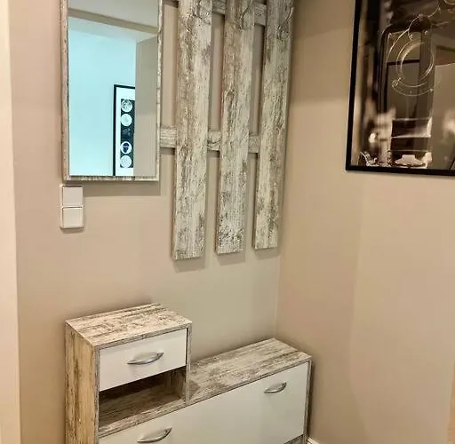 3 Personen Im Zentrum